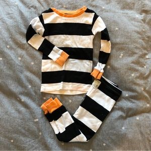 Burt’s Bees Organic cotton pajamas • size 24 mos • black, white, orange • EUC